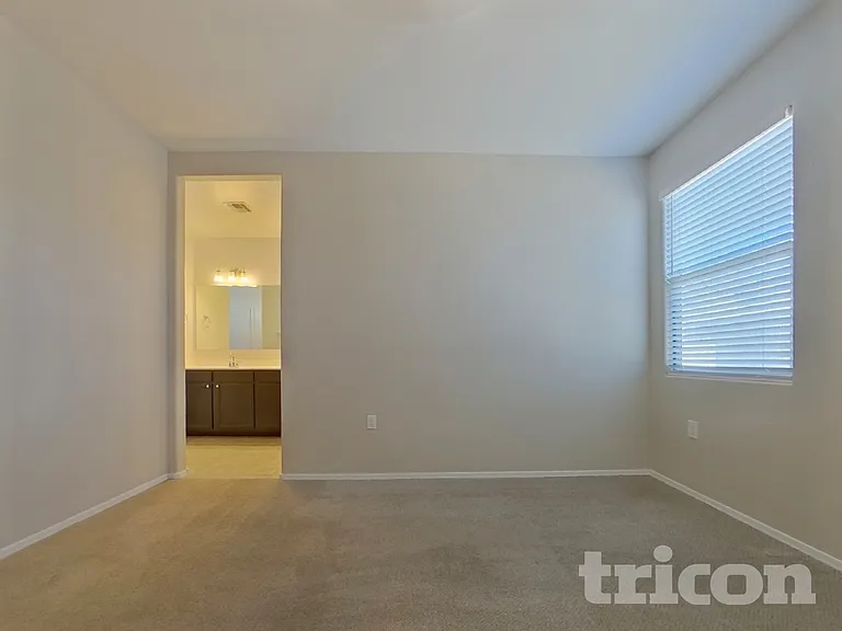 31026 W Earll Dr — Photo 6
