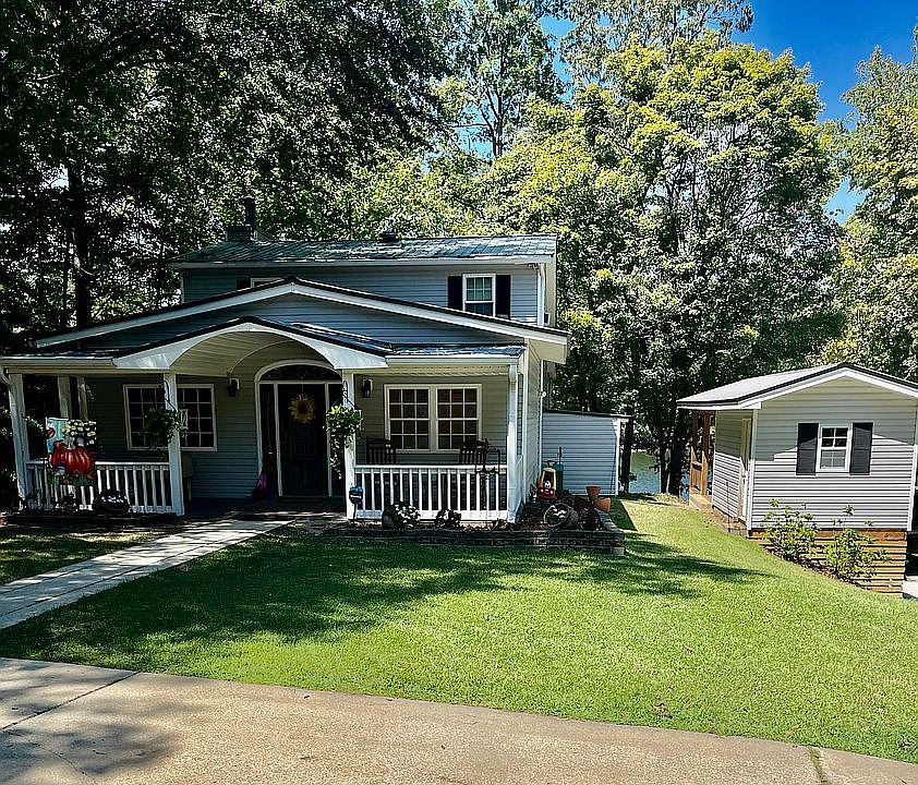 1st image of 203 Riverchase Dr