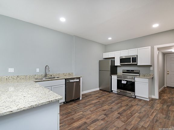 5th image of 427 E SOUTHCROSS BLVD