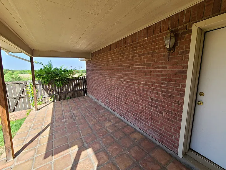 1 Southridge Dr — Photo 26