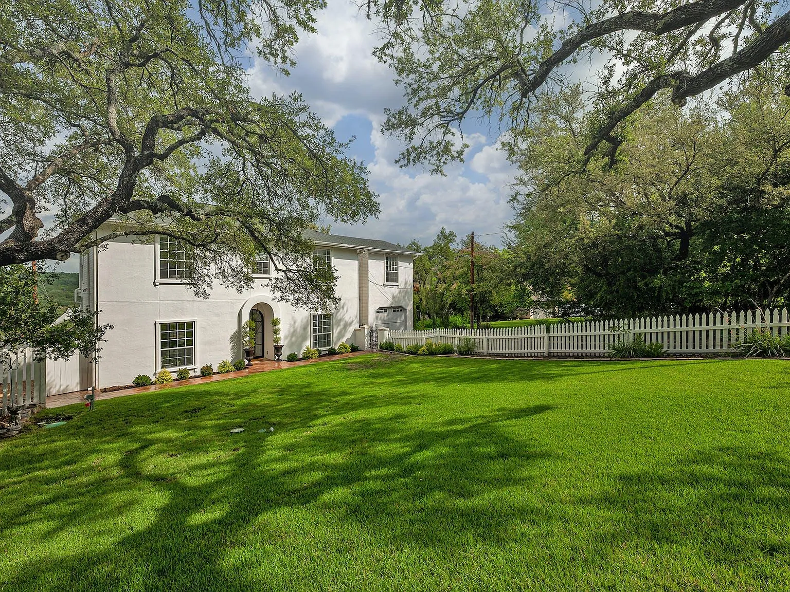 Cliffwood Dr, Austin — Photo 2
