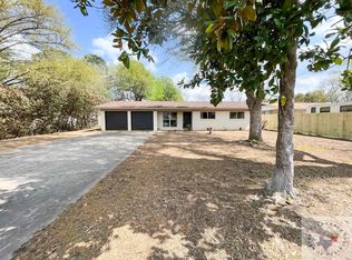 909 S Elm St, New Boston, TX 75570
