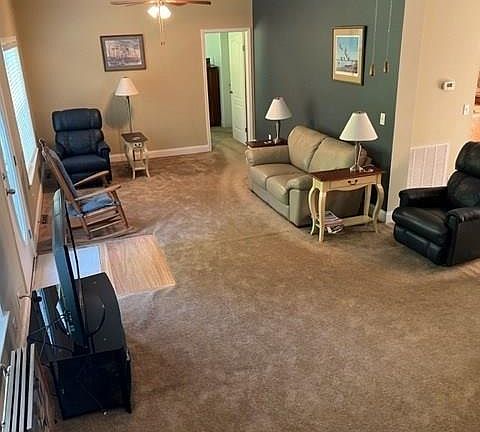 5th image of 548 Cliffside Dr