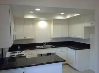 2860 W 235th St APT 10, Torrance, CA 90505