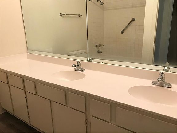 4th image of 2207 S Braeswood Blvd #41B
