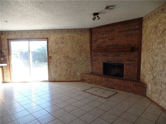 2nd image of 12516 Southgate Dr