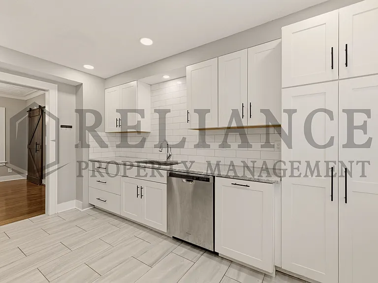 101 N Belmont Ave — Photo 22