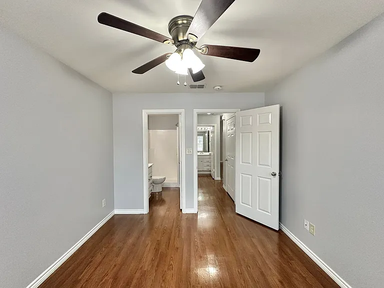 8720 Mansion Creek Cir — Photo 30
