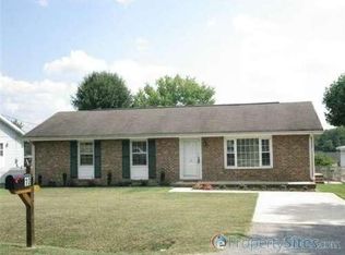 10 Sunrise Dr, Taylors, SC 29687