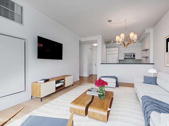 4th image of 46-30 Center Blvd #1407