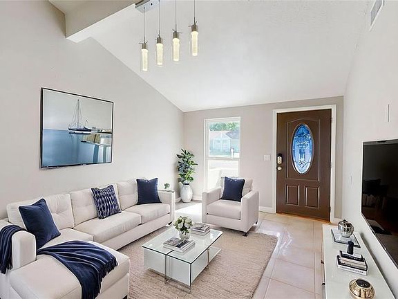 2nd image of 16206 Sagebrush Rd