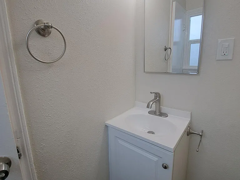 1309 N La Brea Ave #A — Photo 20