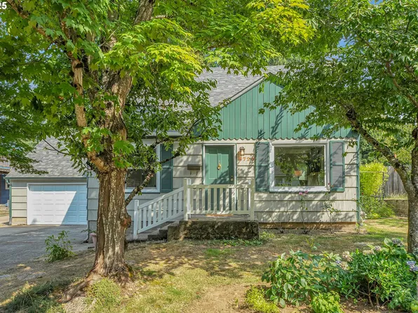 8725 NE Broadway, Portland, OR 97220