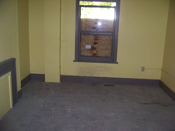 2nd image of 594 Miller Ave