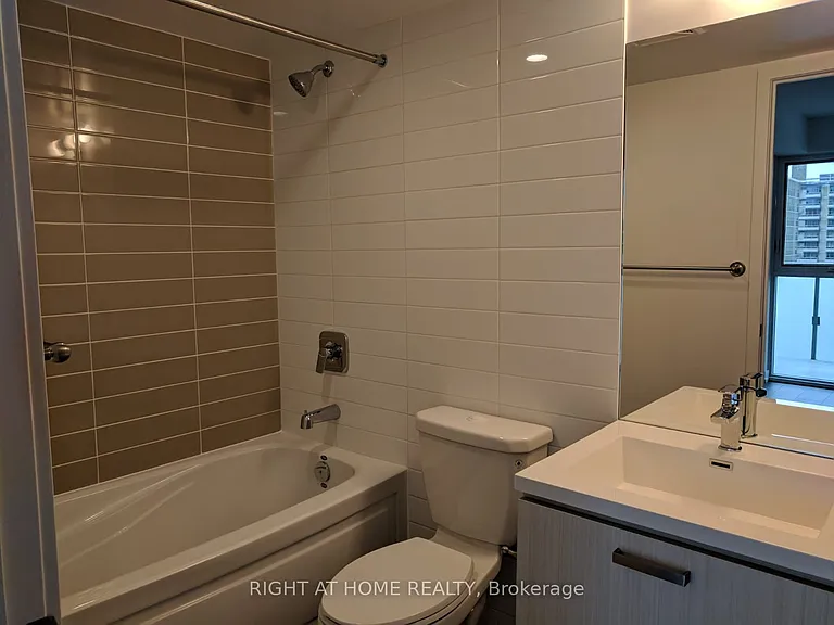 125 Redpath Ave #609 — Photo 6