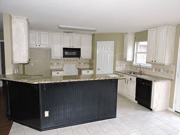 3rd image of 2909 Gabriel Dr