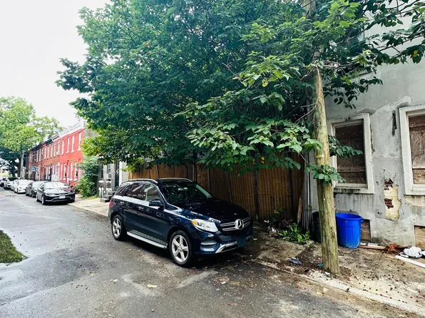1518 S Bambrey St, Philadelphia, PA 19146