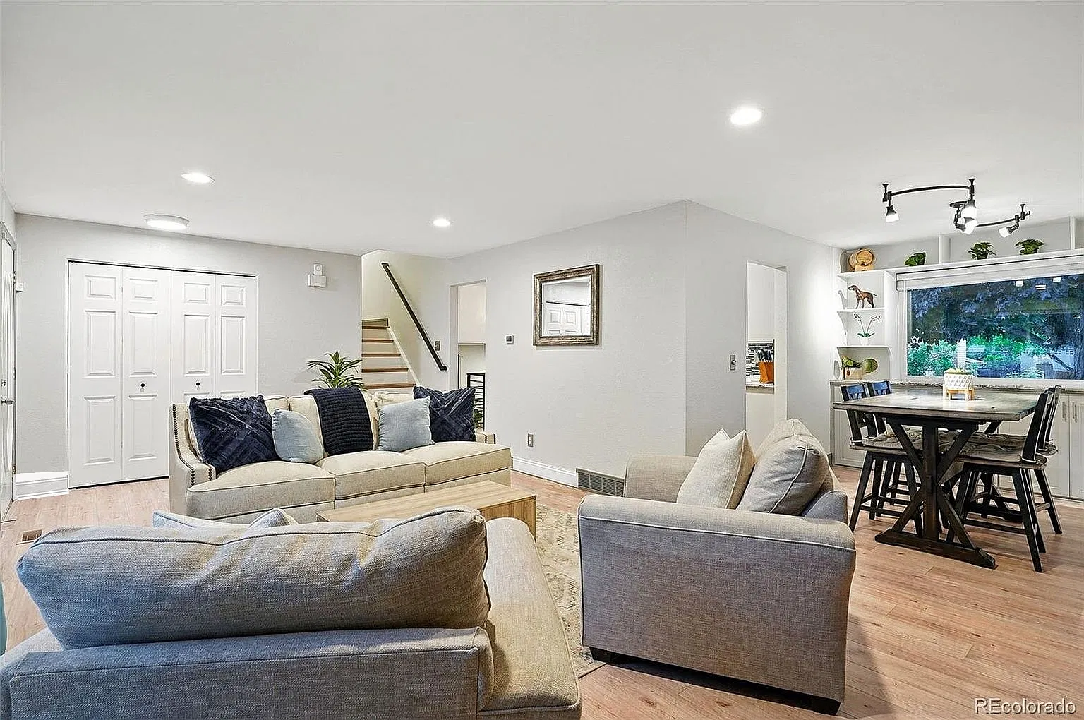 3 bed, 2258 sqft, $3,275 — Photo 3