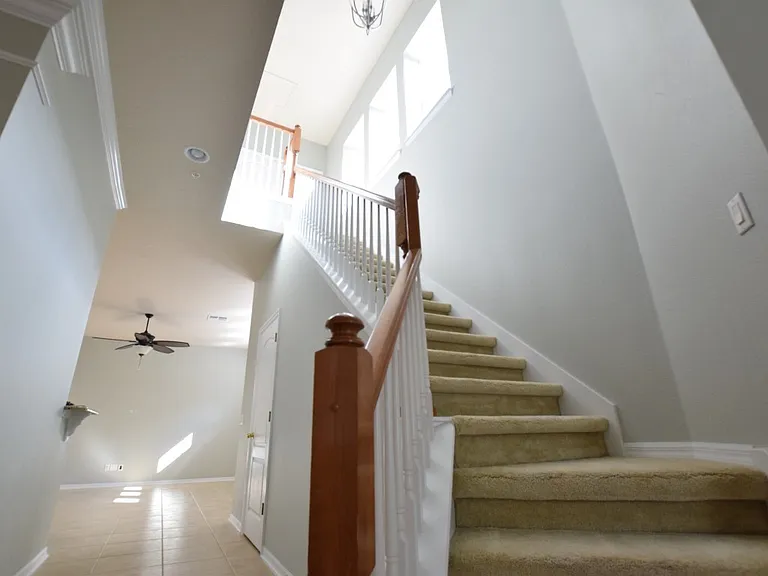 1619 Hanks Ave — Photo 10