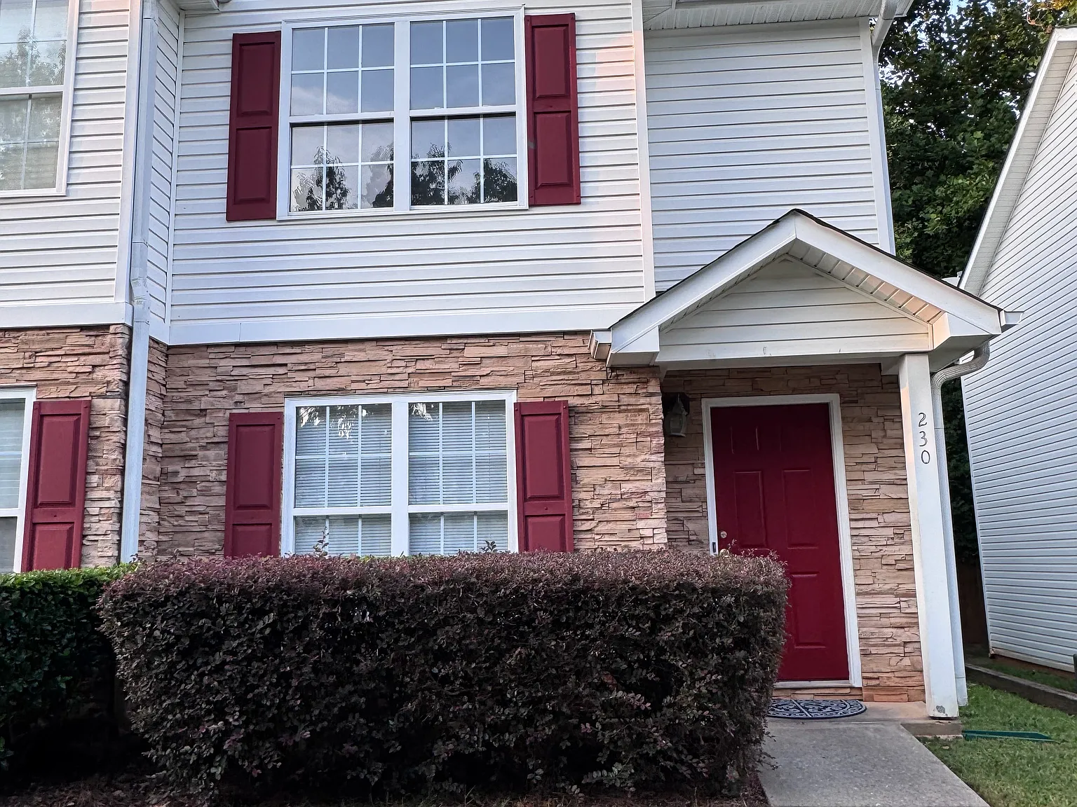 2 bed, 2.5 bath, 1098 sqft, $1,395 — Photo 1