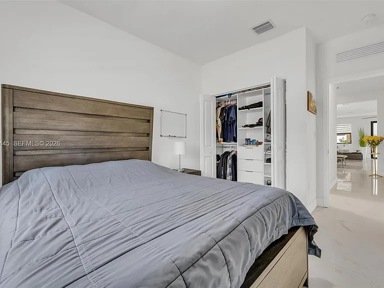 3538 W 108th St — Photo 22