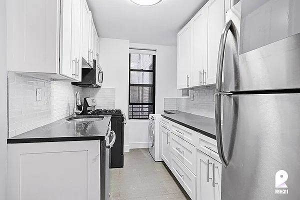 Rented by REZI | media 69