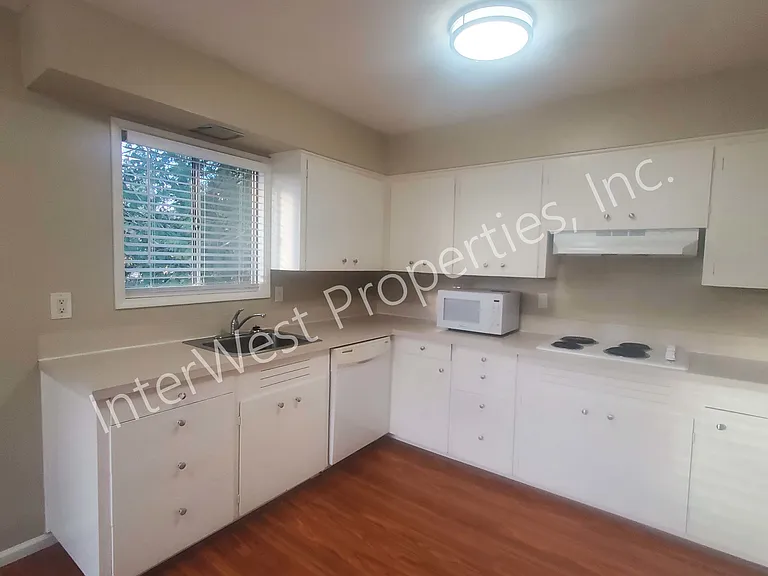 10 E Avenue A #A — Photo 32