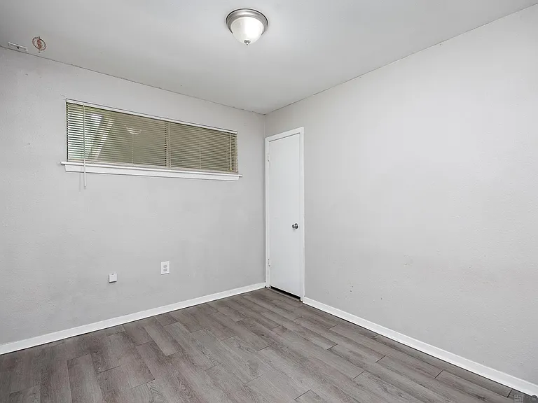 3661 Harrison St — Photo 28
