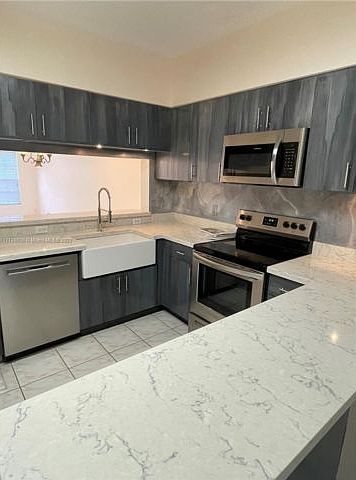 1st image of 18 Fleming Ct #18