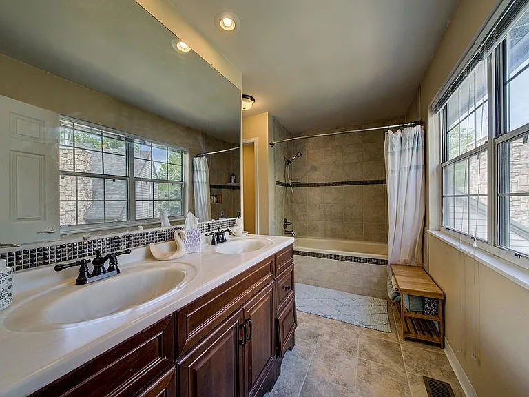 434 Cobblestone Dr — Photo 22