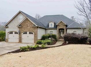 622 Latimer Dr, Boiling Springs, SC 29316