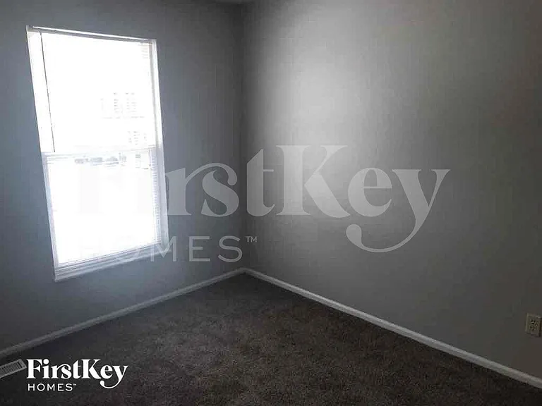 4801 Greenburg Dr — Photo 6