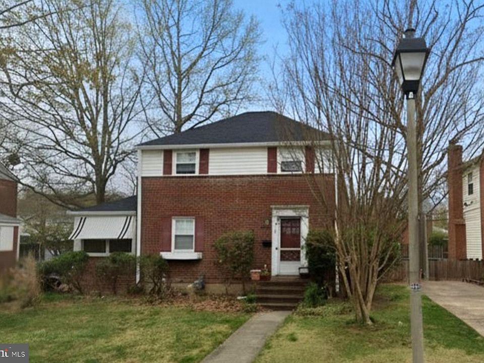 1st image of 104 S Aberdeen St