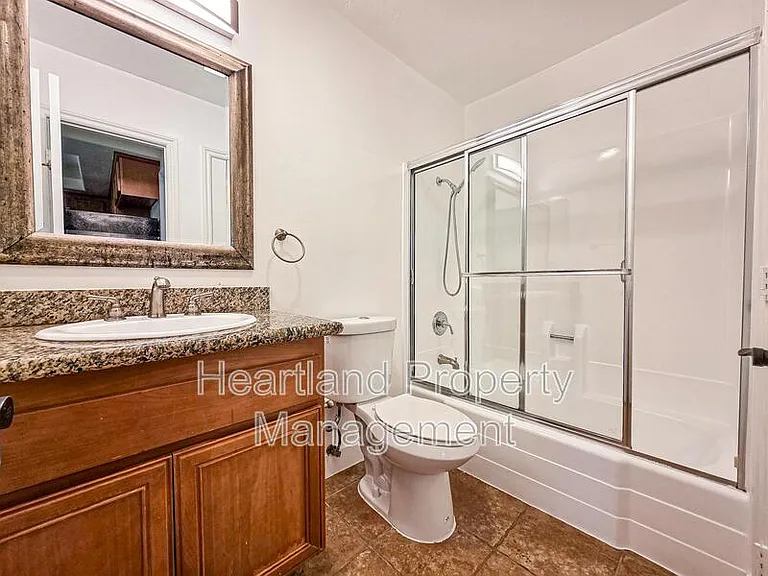 4230 48th St #8 — Photo 10