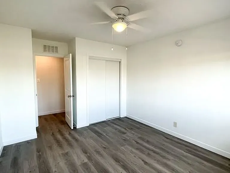 4800 August St #19 — Photo 11