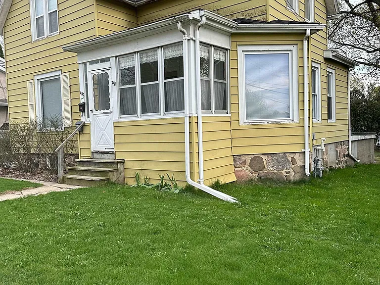 430 E Racine St #LOWR — Photo 1