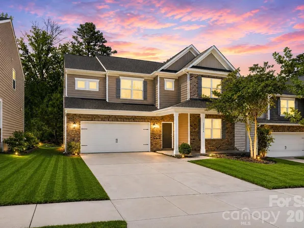 13714 Canterbury Castle Dr, Charlotte, NC 28273