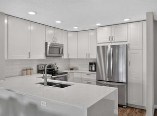 1415 17th St E #308, Calgary, AB T2G3V3