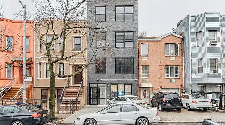 Rented by Blue Egg Realty Corp | media 10