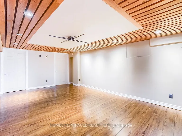 520 Gillmoss Rd #BASEMENT — Photo 11