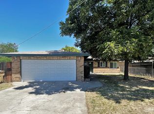 992 Delfino Ln, Bakersfield, CA 93304