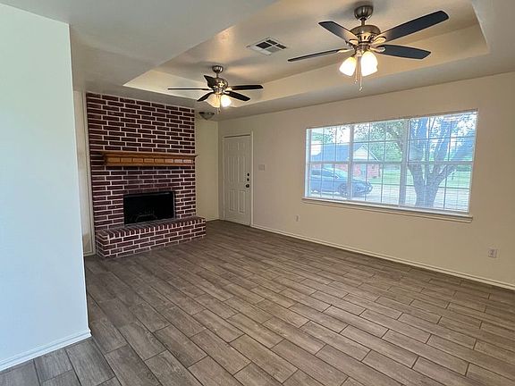 3rd image of 138 Katy St