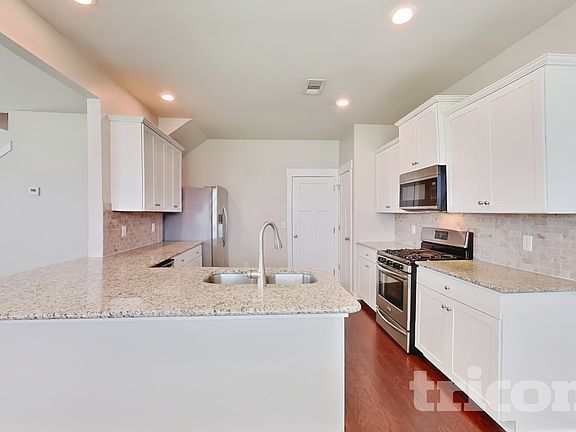 5th image of 4822 Kingdom Dr