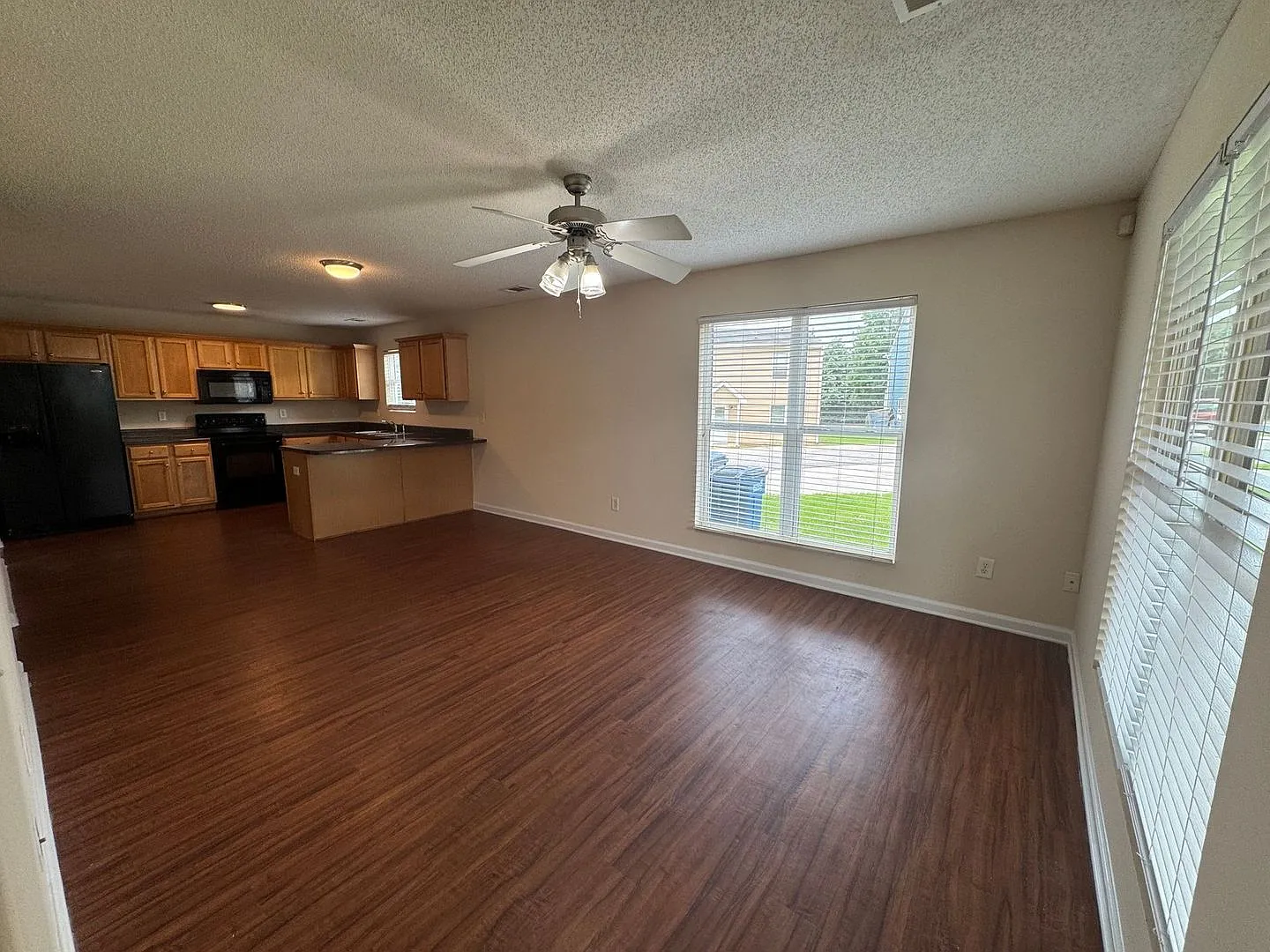5 Bedroom Plus Bonus Room Pre-Leasing For August 1 2027! — Photo 2