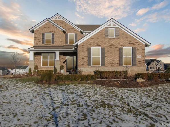 26306 Harrow Ct, South Lyon, MI 48178
