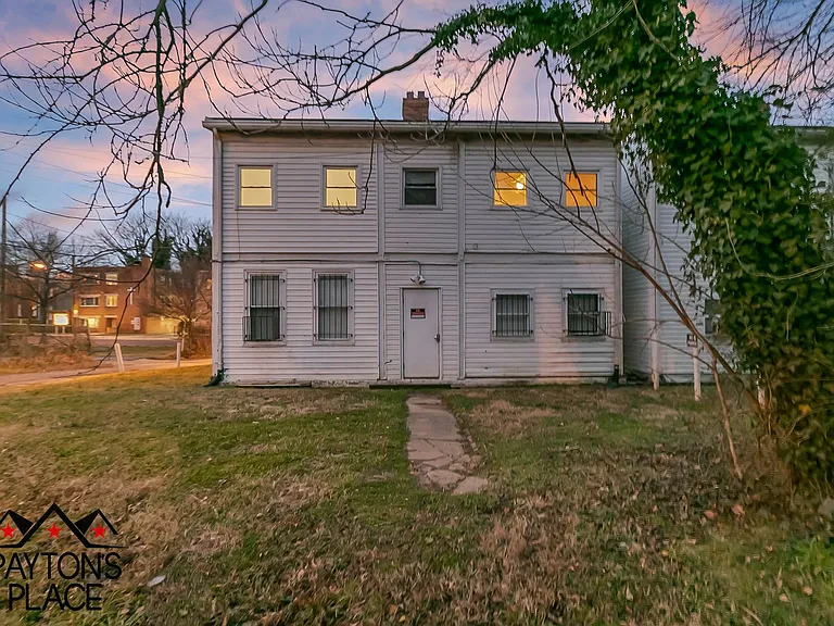 324 34th St SE — Photo 31