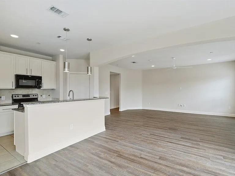 6159 Oram St #301 — Photo 6