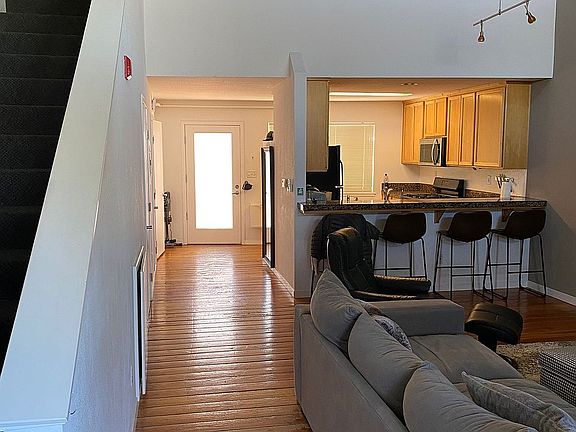 3rd image of 105 E St #3F