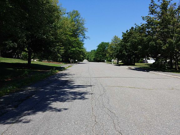 4th image of 159 Langelier Ln