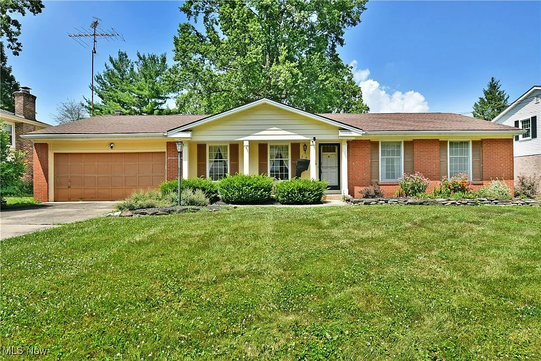 2741 Citadel Dr NE photo 1